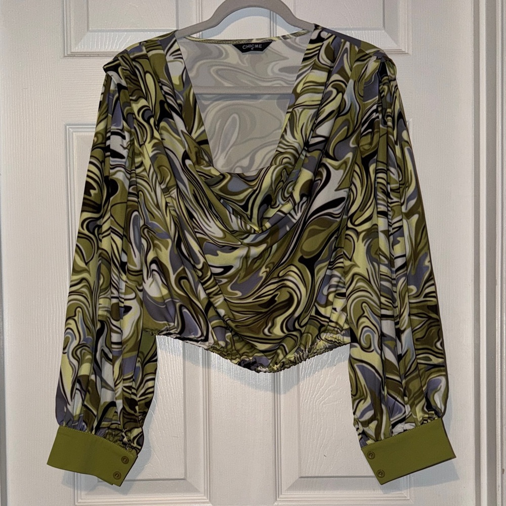 Chic Swirl Pattern Blouse in Green and Black